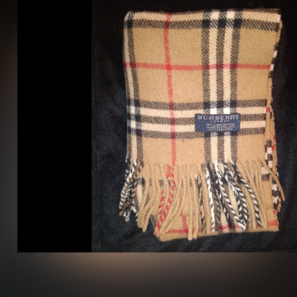 BURBERRY SCARF 🧣 - Picture 7 of 8